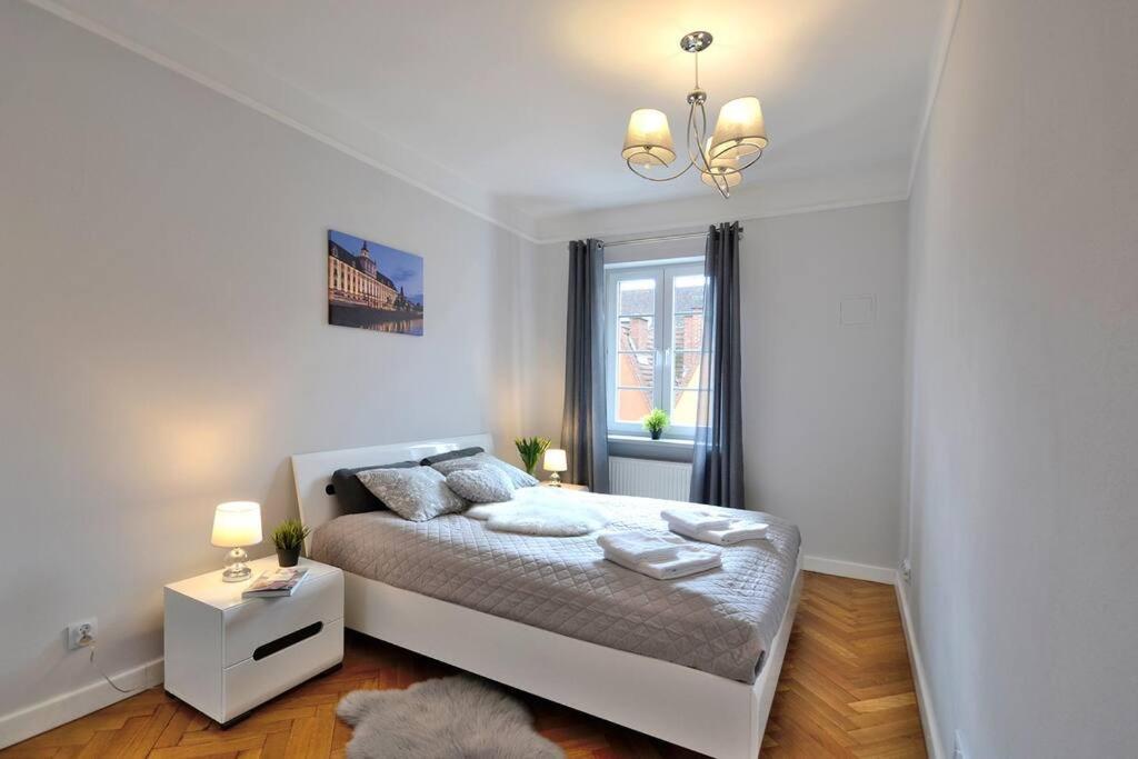 Z Apartment On Town Hall - Rynek Ratusz - 2 Rooms Breslavia Exterior foto